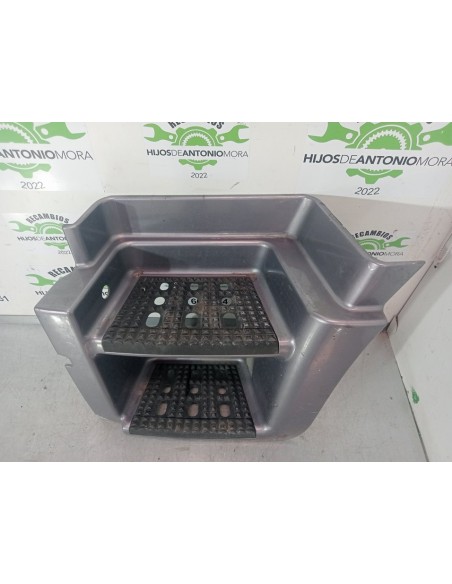 [98991] ESTRIBO DELANTERO IZQUIERO - IVECO STRALIS (AS) (01/2012 - 01/2019)