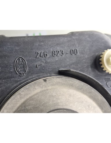 [106300] FARO DERECHO - RENAULT MAGNUM 480 DXI