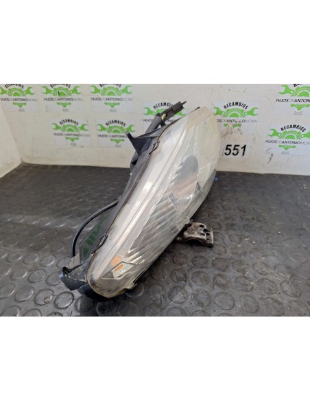 [104829] FARO DERECHO - PEUGEOT SATELIS