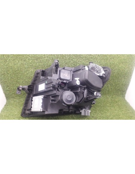 [95044] FARO DERECHO - VOLKSWAGEN CRAFTER (01/2019 - ...)