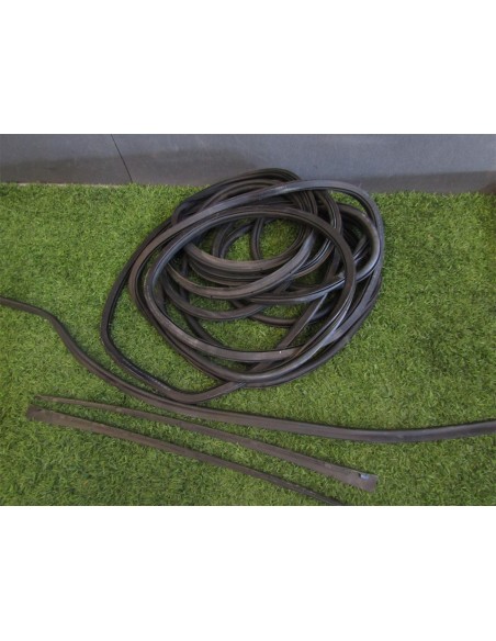 [93113] GOMAS CONTORNO PUERTA - VOLKSWAGEN GOLF VII LIM. (01/2012 - 12/2017)