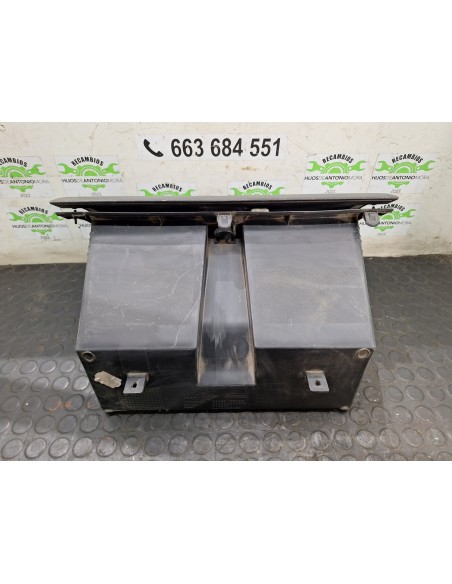 [105734] GUANTERA - RENAULT MAXITY (01/2007 - 01/2011)