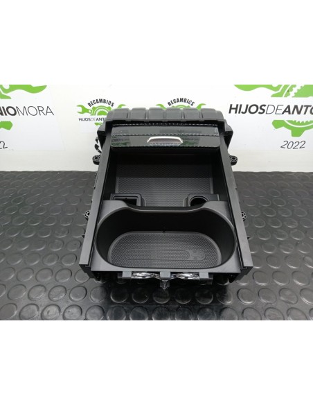 [97051] GUANTERA CONSOLA CENTRAL - MERCEDES CLASE A (BM 177)