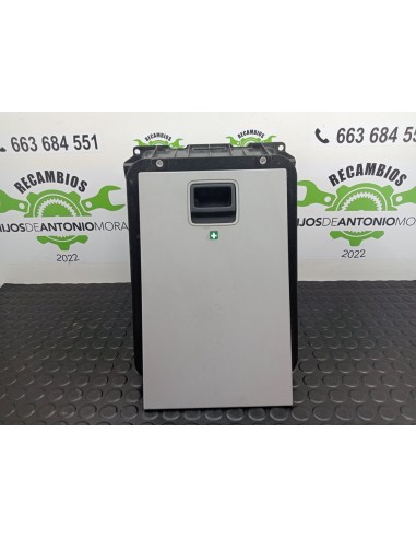 [96959] GUANTERA DE MALETERO - AUDI A8 (D2)...