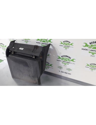 [95546] GUARDABARRO TRASERO DELANTERO DERECHO -...