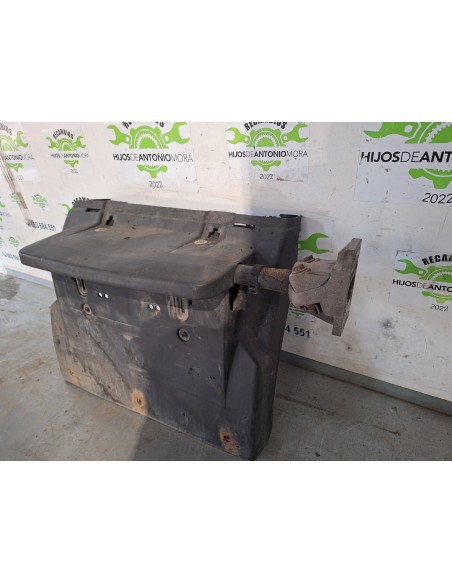 [105593] GUARDABARRO TRASERO IZQUIERDO - VOLVO FH 12 2002 - (01/2002 - 01/2006)