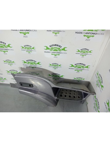 [99670] GUARDABARROS BAJO CABINA DERECHO - IVECO STRALIS (AS) (01/2012 - 01/2019)
