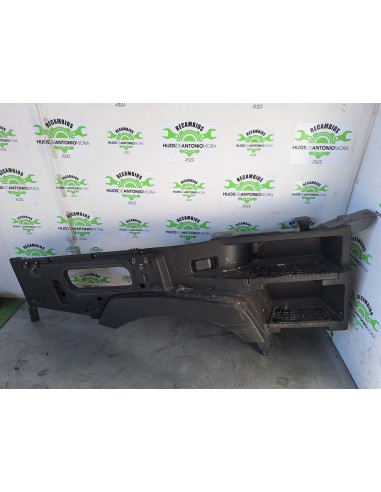 [105860] GUARDABARROS BAJO CABINA DERECHO -...