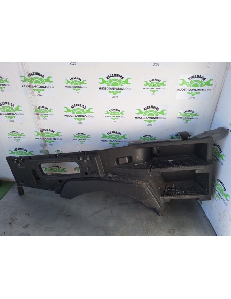 [105860] GUARDABARROS BAJO CABINA DERECHO - RENAULT SERIE T (01/2013 - ...)