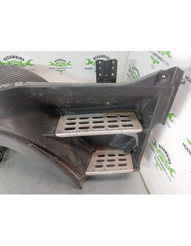 [100406] GUARDABARROS BAJO CABINA DERECHO -...