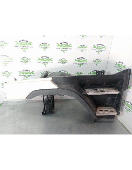 [100406] GUARDABARROS BAJO CABINA DERECHO - VOLVO FH 12 2002 - (01/2002 - 01/2006)