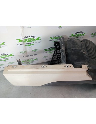 [100406] GUARDABARROS BAJO CABINA DERECHO -...
