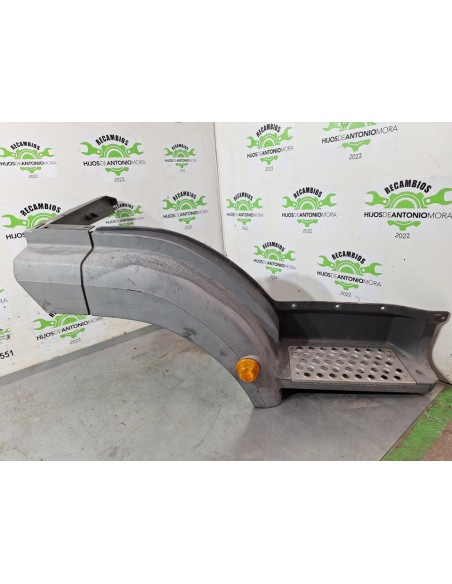 [101811] GUARDABARROS BAJO CABINA DERECHO - MERCEDES ATEGO 6-CIL.4X2/BM 970,2,4-6