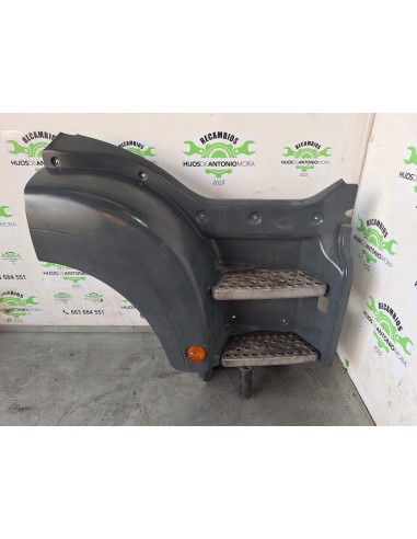 [105909] GUARDABARROS BAJO CABINA DERECHO - MAN...