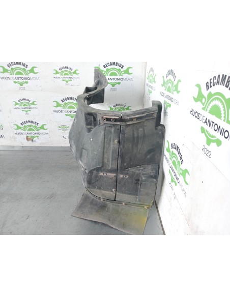 [105709] GUARDABARROS BAJO CABINA IZQUIERDO - MITSUBISHI CANTER 4.05 - (01/2005 - 01/2012)