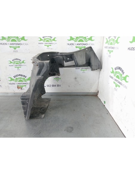 [105709] GUARDABARROS BAJO CABINA IZQUIERDO - MITSUBISHI CANTER 4.05 - (01/2005 - 01/2012)