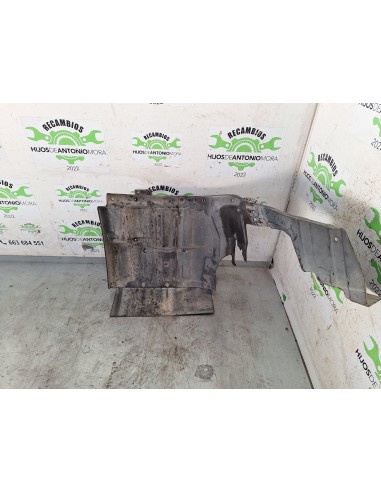 [106733] GUARDABARROS BAJO CABINA IZQUIERDO -...