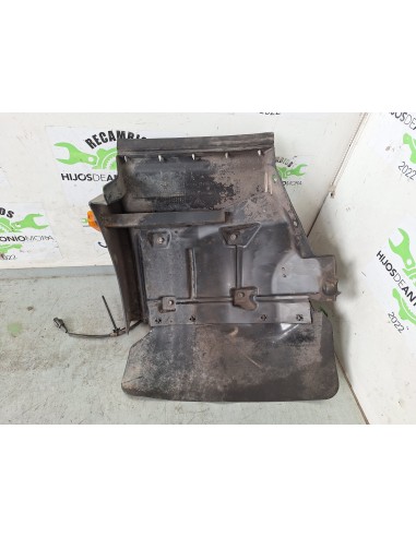 [104764] GUARDABARROS FIJO CABINA DERECHO -...