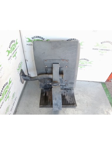 [106201] GUARDABARROS FIJO CABINA DERECHO - MAN...