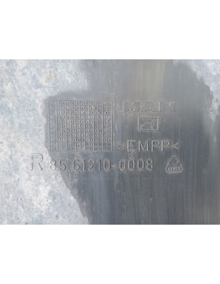 [106201] GUARDABARROS FIJO CABINA DERECHO - MAN LE 140