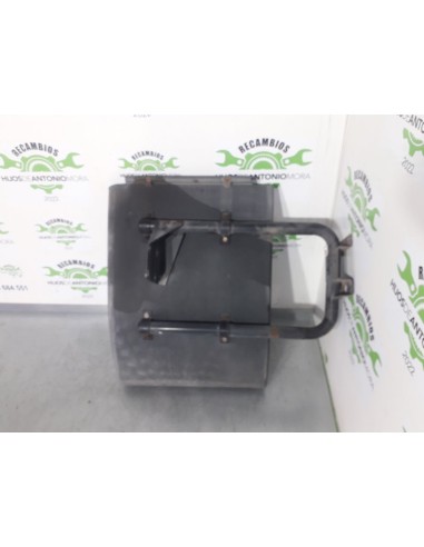 [97694] GUARDABARROS FIJO CABINA DERECHO - MAN...