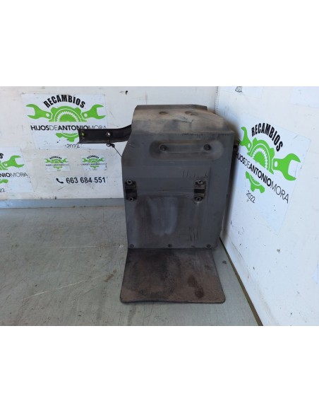 [101659] GUARDABARROS FIJO CABINA DERECHO - NISSAN CABSTAR 01.04 - (01/2004 - 01/2006)