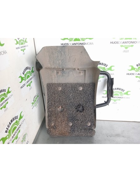 [102416] GUARDABARROS FIJO CABINA DERECHO - RENAULT MIDLUM (01/2000 - 12/2013)