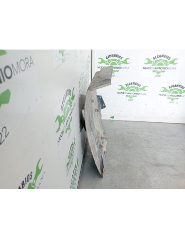 [102680] GUARDABARROS FIJO CABINA DERECHO -...