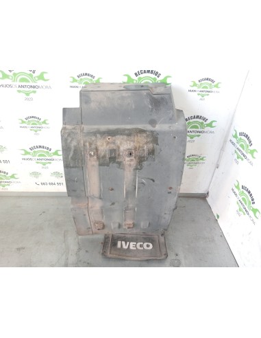 [105667] GUARDABARROS FIJO CABINA DERECHO -...