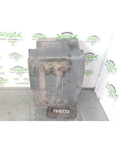 [105667] GUARDABARROS FIJO CABINA DERECHO - IVECO EUROCARGO (01/1991 - 12/2001)