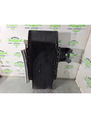 [106557] GUARDABARROS FIJO CABINA DERECHO - MAN...