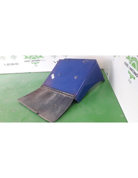 [92244] GUARDABARROS FIJO CABINA DERECHO - NISSAN L - 75.095