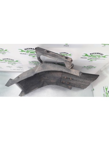 [95040] GUARDABARROS FIJO CABINA DERECHO -...