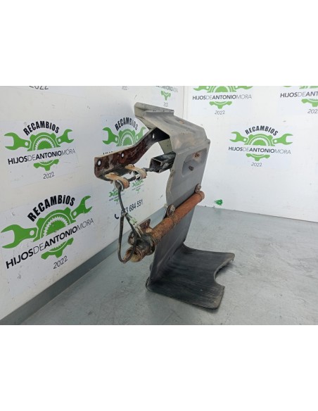 [98568] GUARDABARROS FIJO CABINA DERECHO - NISSAN CABSTAR 01.04 - (01/2004 - 01/2006)