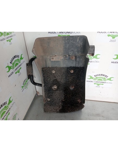 [102417] GUARDABARROS FIJO CABINA IZQUIERDO - RENAULT MIDLUM (01/2000 - 12/2013)