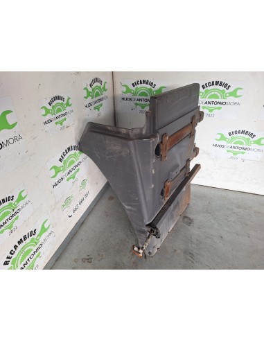 [105180] GUARDABARROS FIJO CABINA IZQUIERDO -...