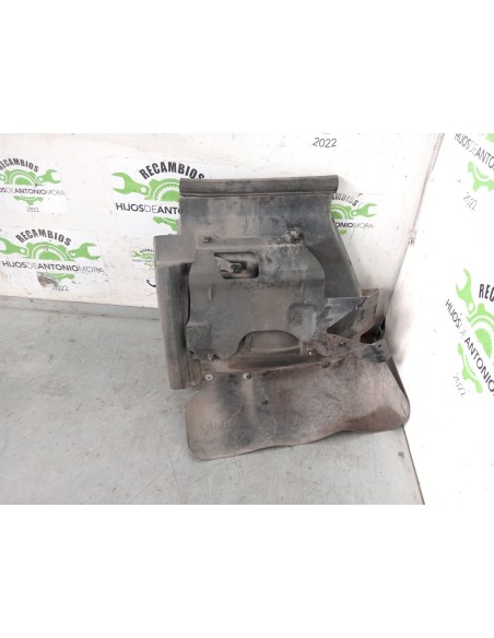 [105979] GUARDABARROS FIJO CABINA IZQUIERDO - NISSAN NT400 CABSTAR (01/20214-) (01/2014 - ...)