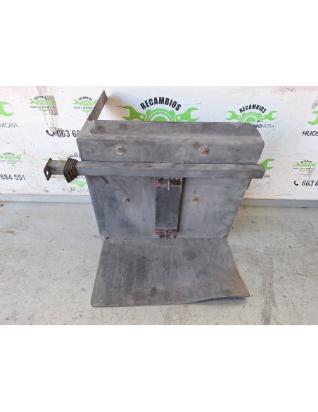 [91795] GUARDABARROS FIJO CABINA IZQUIERDO - NISSAN ECO - T 100.45/78 KW/E2 (01/1996 - ...)