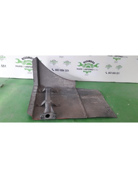 [92245] GUARDABARROS FIJO CABINA IZQUIERDO - NISSAN L - 75.095