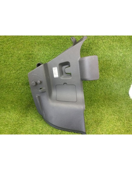 [96398] GUARNECIDO IZQUIERDO MALETERO - VOLKSWAGEN UP! (122) (01/2016 - 12/2018)