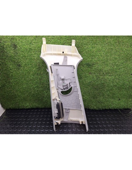 [101565] GUARNECIDO PILAR DERECHO - AUDI Q7 (4M) (01/2015 - 12/2019)