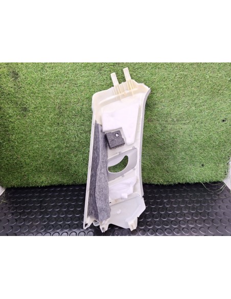 [101562] GUARNECIDO PILAR DERECHO - AUDI Q7 (4M) (01/2015 - 12/2019)