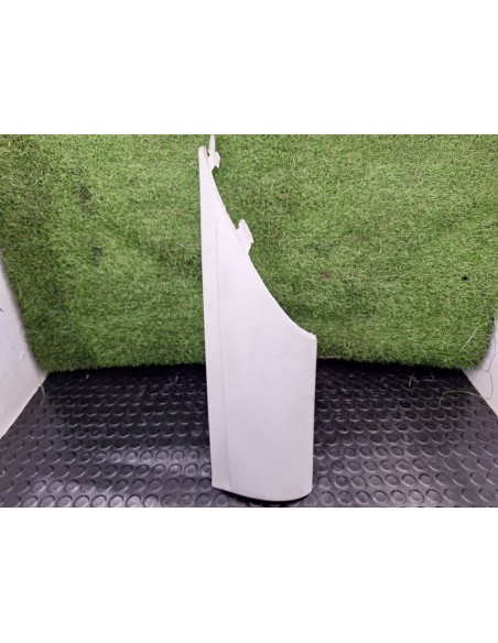 [101935] GUARNECIDO PILAR DERECHO - AUDI A8 (D2) (01/1994 - 01/1999)