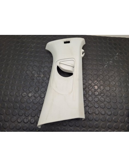 [101514] GUARNECIDO PILAR DERECHO - VOLKSWAGEN GOLF VII LIM. (01/2012 - 12/2017)