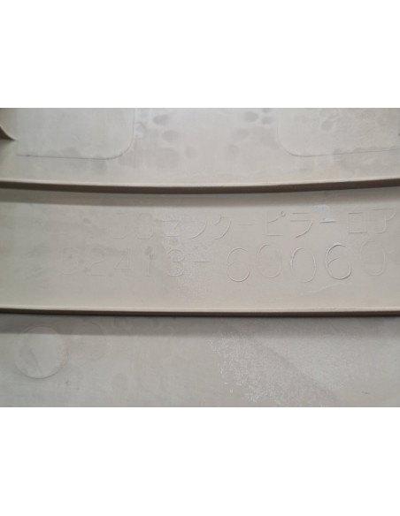 [101028] GUARNECIDO PILAR DERECHO - TOYOTA LAND CRUISER (J10)