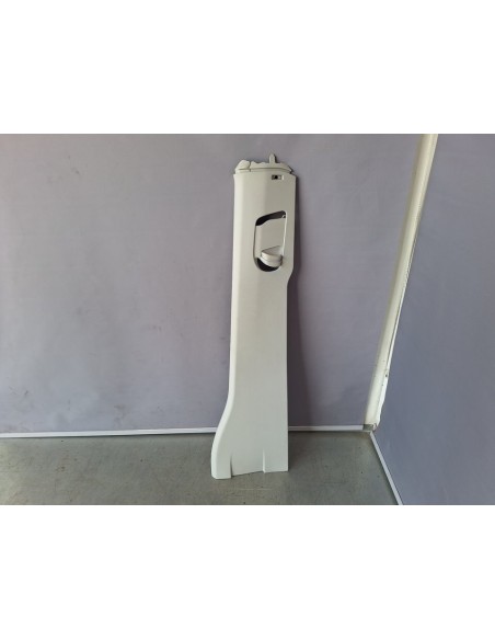 [102169] GUARNECIDO PILAR DERECHO - VOLKSWAGEN CRAFTER (01/2019 - ...)