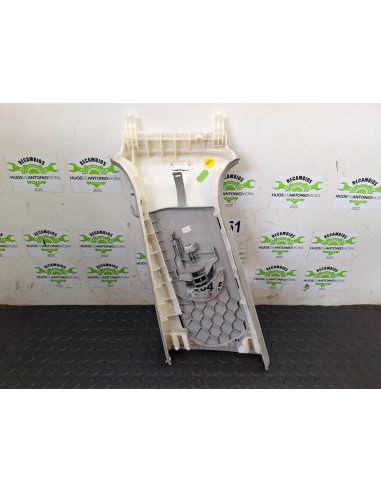 [103989] GUARNECIDO PILAR DERECHO - AUDI A4...