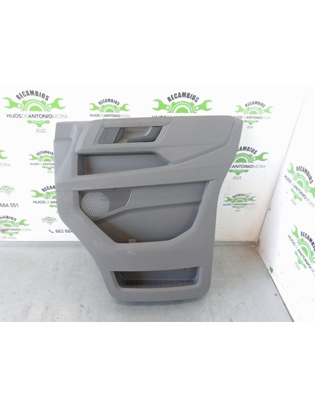 [102227] GUARNECIDO PUERTA DELANTERA DERECHA - VOLKSWAGEN CRAFTER (01/2019 - ...)
