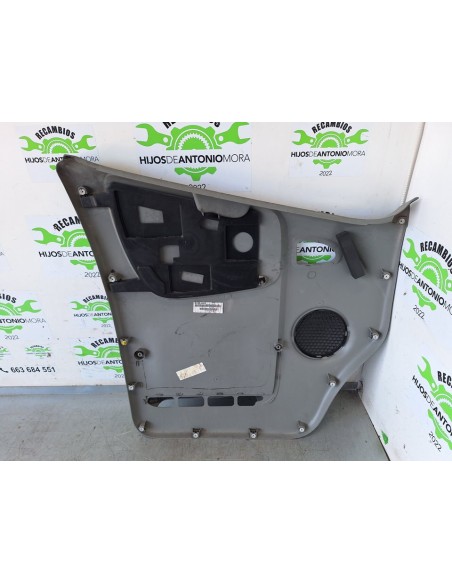 [101824] GUARNECIDO PUERTA DELANTERA DERECHA - RENAULT TRAFIC CAJA CERRADA (AB 4.01)