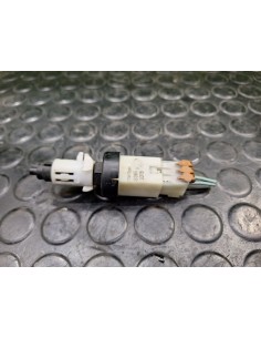 [101769] INTERRUPTOR LUZ FRENO - IVECO DAILY CAJA CERRADA